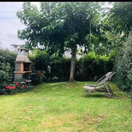Avec Jardin A Cote De La 비다르